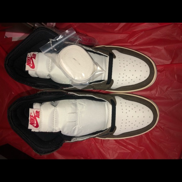 jordan Retro 1 HIGH Travis scott - Picture 3 of 8